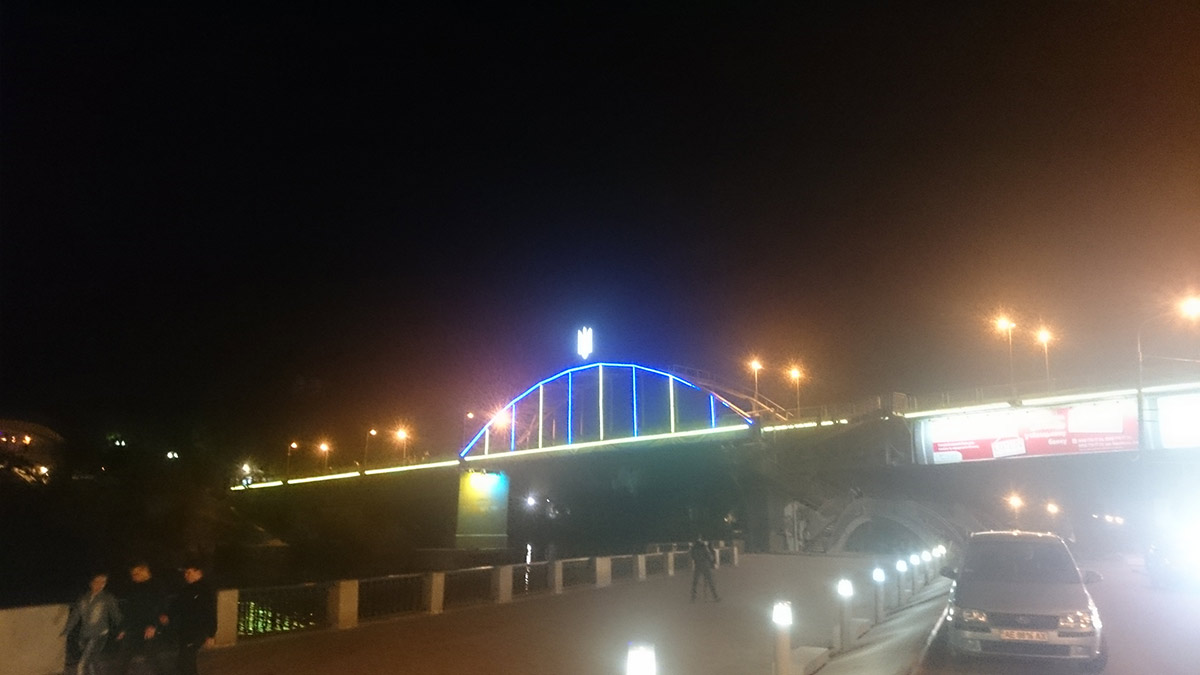 Освещение пешеходного моста Днепр