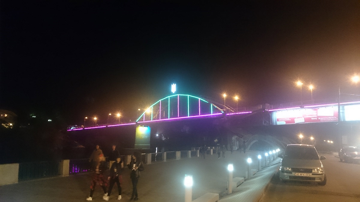 Освещение пешеходного моста Днепр